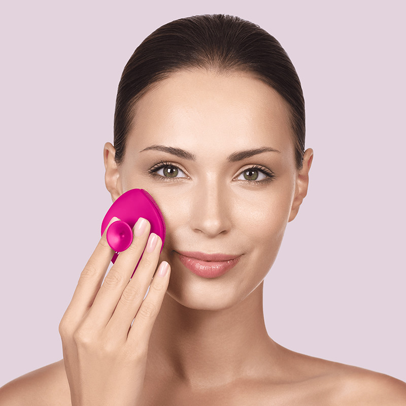 Щітка для обличчя GESKE Facial Brush 4 в 1 бузковий з тримачем на beauty-prof.com Фото 4 Щітка для обличчя GESKE Facial Brush 4 в 1 бузковий з тримачем Фото 4