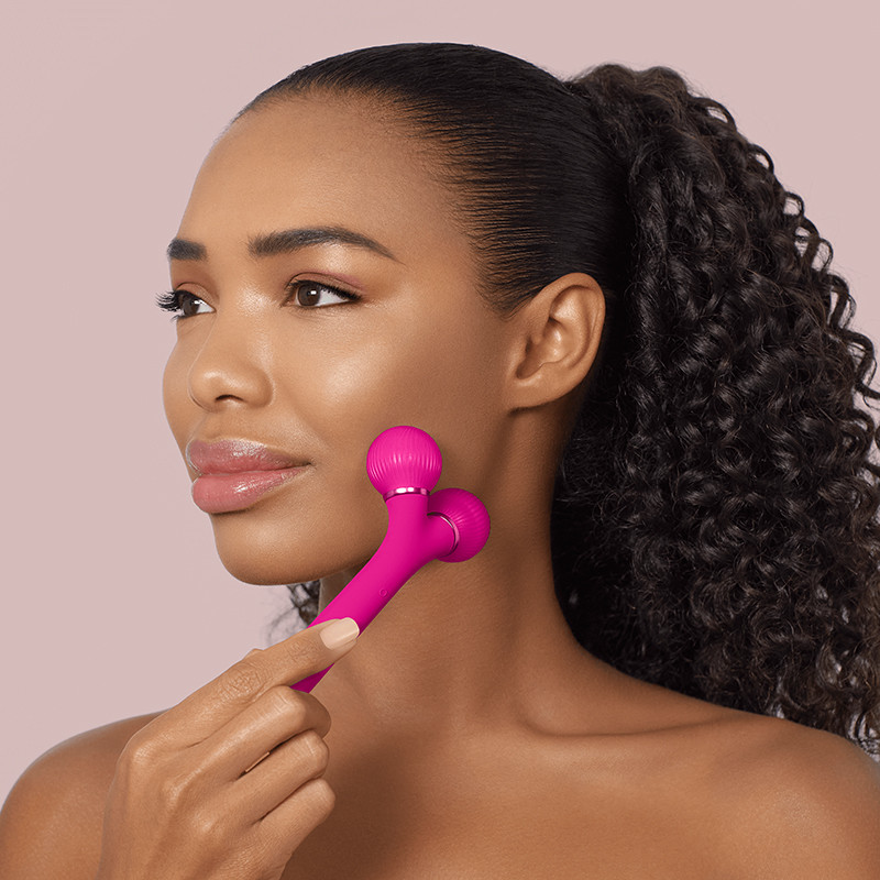Электронный звуковой ролик для лица GESKE Sonic Facial Roller 4 в 1 сиреневый на beauty-prof.com Фото 4 Электронный звуковой ролик для лица GESKE Sonic Facial Roller 4 в 1 сиреневый Фото 4