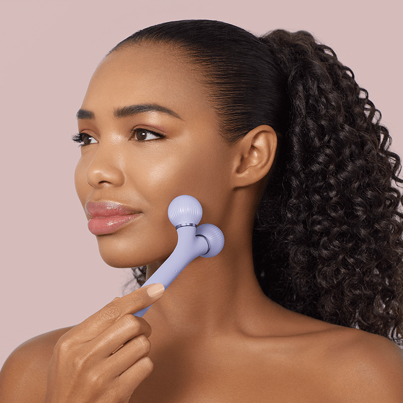 Электронный звуковой ролик для лица GESKE Sonic Facial Roller 4 в 1 фиолетовый на beauty-prof.com Фото 4 Электронный звуковой ролик для лица GESKE Sonic Facial Roller 4 в 1 фиолетовый Фото 4